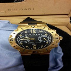 請問手錶收購問題 我有一支BVLGARI 寶格麗錶 保單不見了 這樣價格會粉差嗎 我剛送公司保養回來 如果用手錶借款可借多少